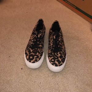 Steve Madden platform sneaker